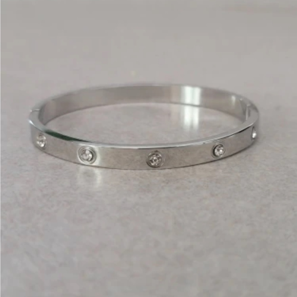 Love Bangle Round Diamond Bangle Bracelet - Picture 9 of 14